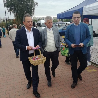 Premier Marek Belka popiera Artura Ostrowskiego i Arkadiusza Ciacha
